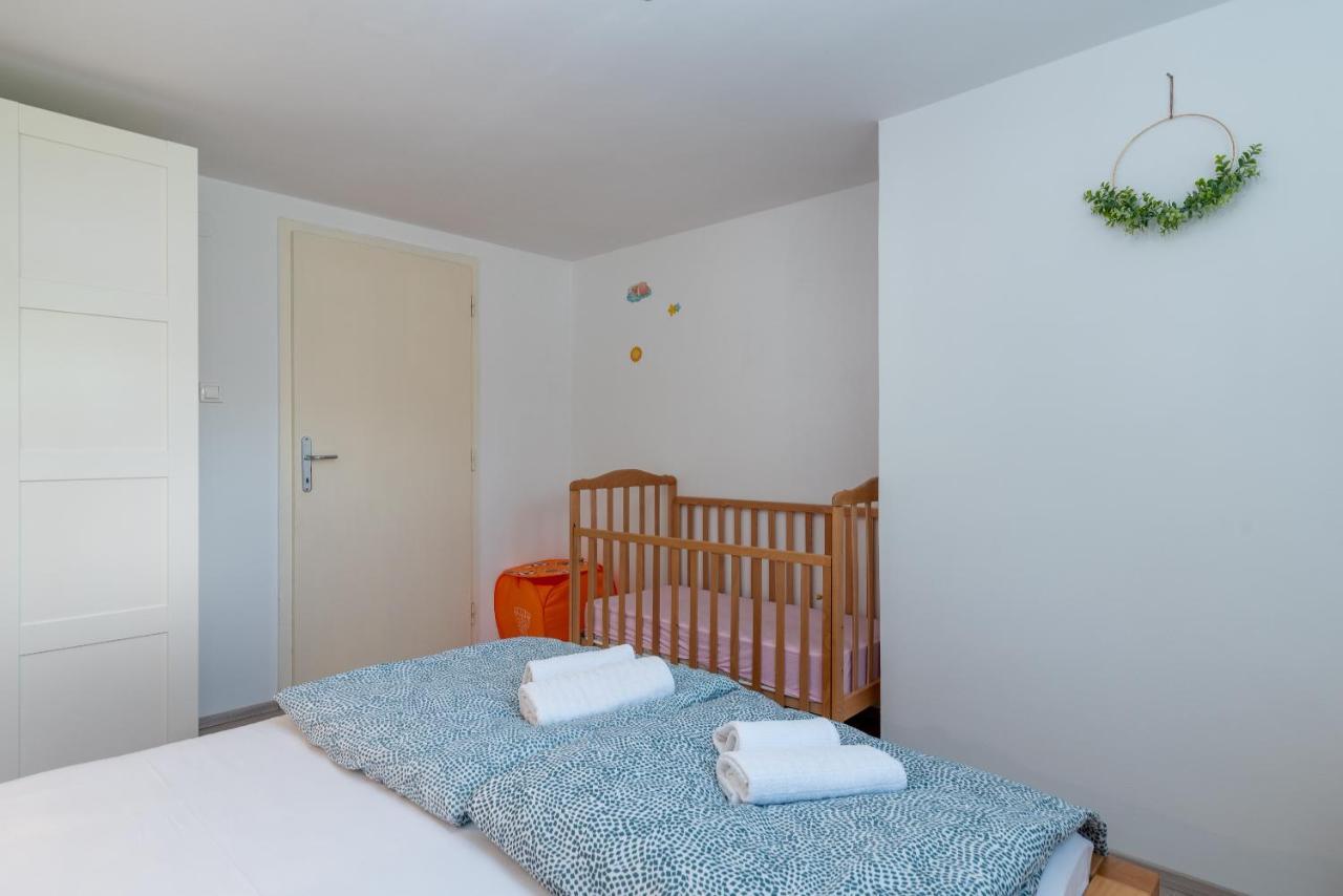 Apartment Hrabar Longo Trogir Exterior foto